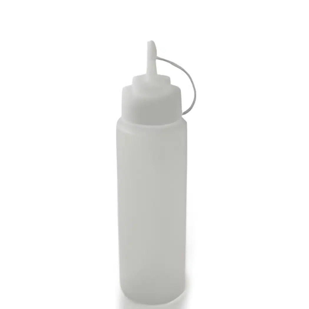 SQUEEZING BOTTLE