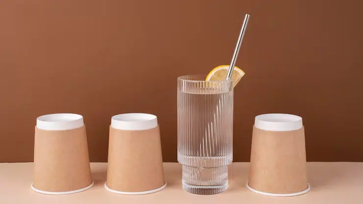 Horeca Hut | Glass vs Polycarbonate Drinkware: The Ultimate Guide for Coffee Shop Owners glass vs polycarbonate drinkware