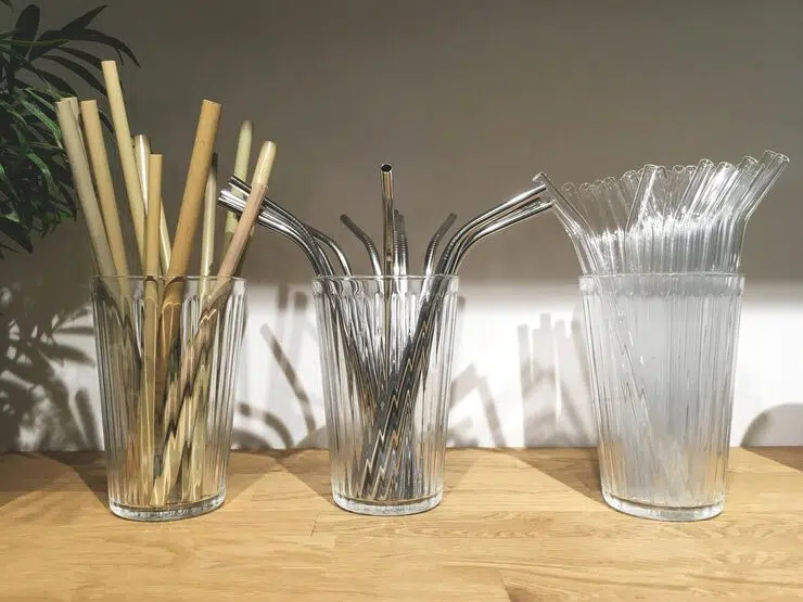 Horeca Hut | Glass vs Polycarbonate Drinkware: The Ultimate Guide for Coffee Shop Owners glass vs polycarbonate drinkware