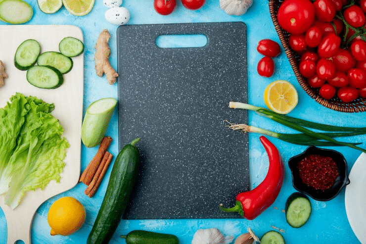 plastic vs wooden cutting board